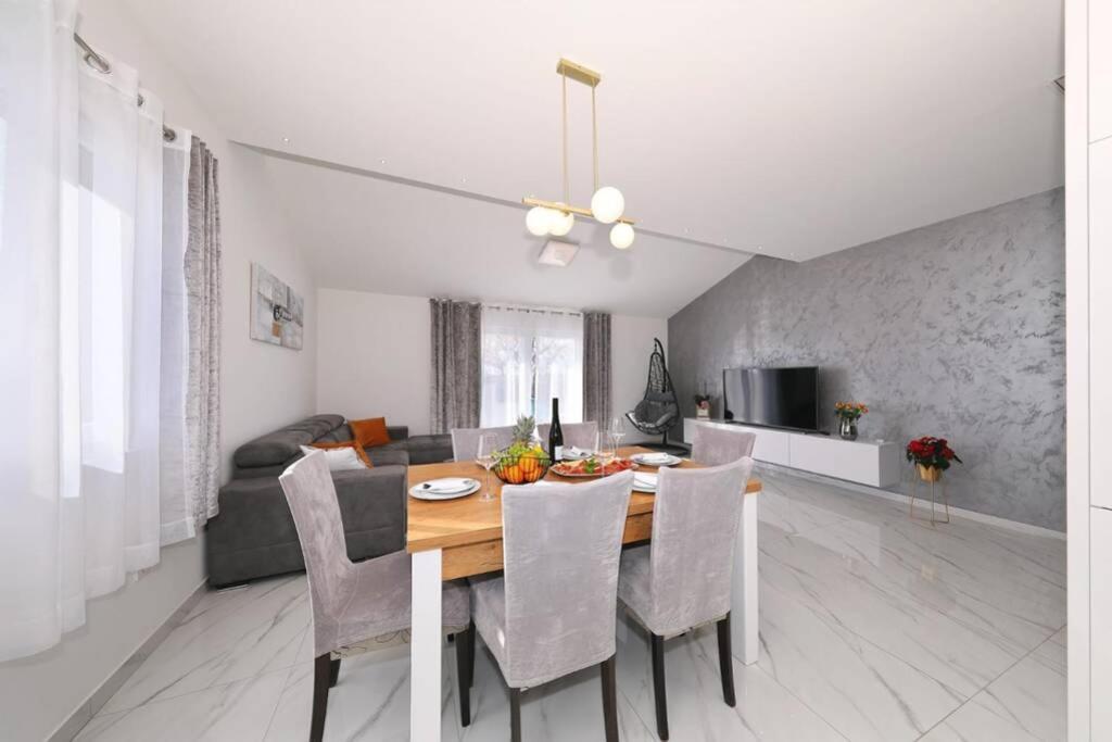 Galovac  Apartman Chiara מראה חיצוני תמונה